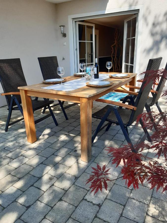 Stilvolles Apartment "Romantic" Neukirchen vorm Wald Exteriér fotografie